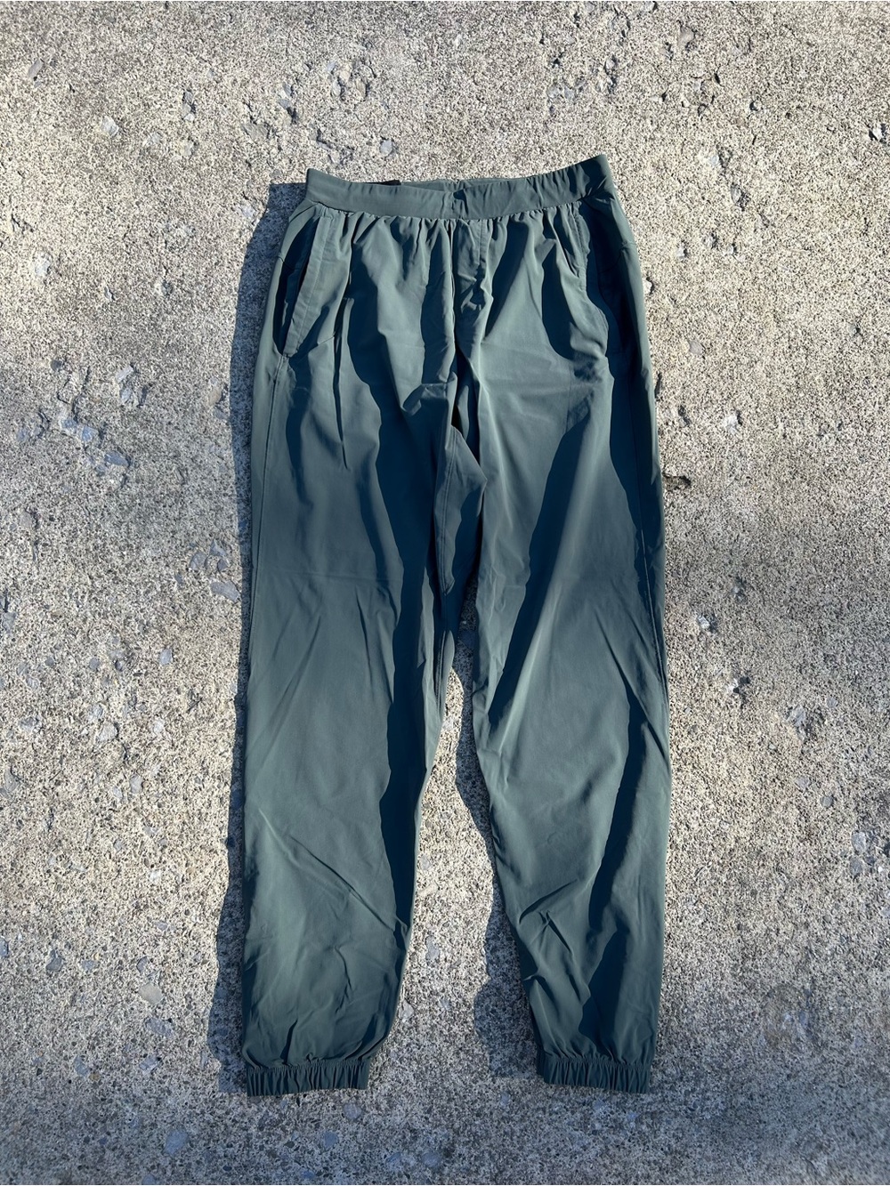 Lulu lemon green surge joggers